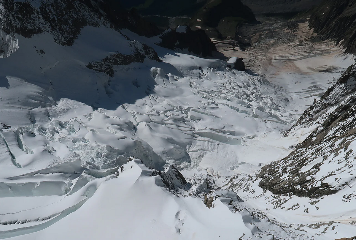 Wrapping glaciers to save them?